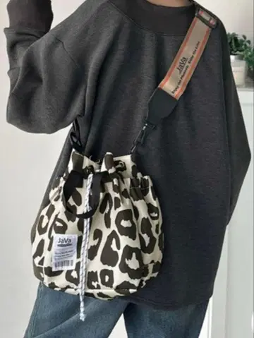 ( 새상품 ) JaVa 레오파드 무늬 숄더 백