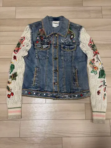 Desigual 자수 데님 자켓 36