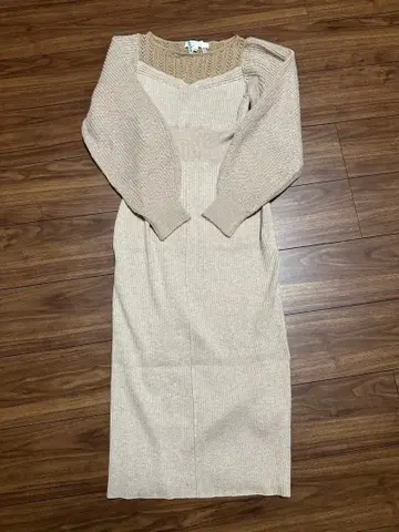 MERCURYDUO 베이지 니트 원피스 긴팔