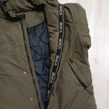 RVCA 후드 부착 다운 자켓 L 사이즈 올리브