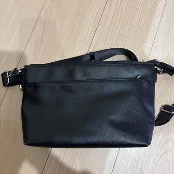 다케오 키쿠치 숄더백