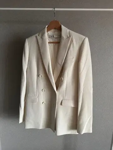 [ ZARA ] 아이보리 더블 브레스트 테일러드 자켓