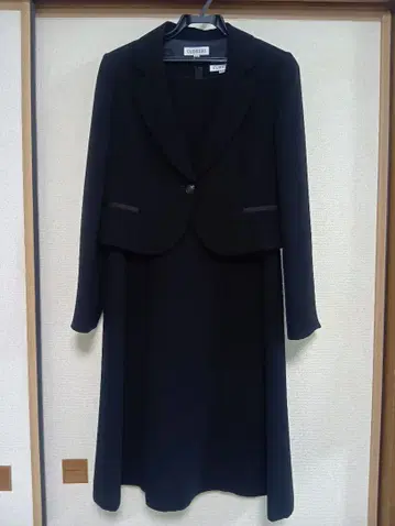 블랙 원피스 수트 (자켓 포함) 13호