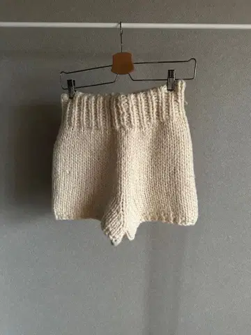 [ searoomlynn ] 니트 숏팬츠 크림색