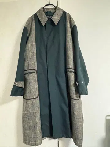 UNITED TOKYO 리버스 발라 칼라 코트