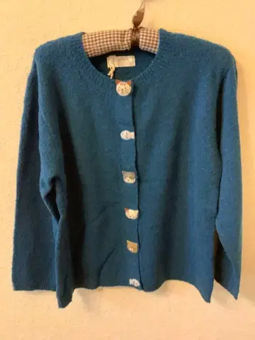 비행선 Cara 가디건