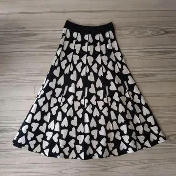 하트 무늬 자카드 니트 롱 스커트