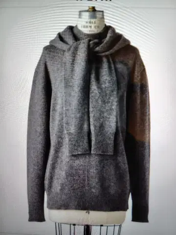 Scye 사이 HOODED SCARF KNIT