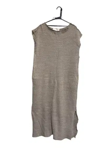 브라운 슬리브리스 니트 원피스