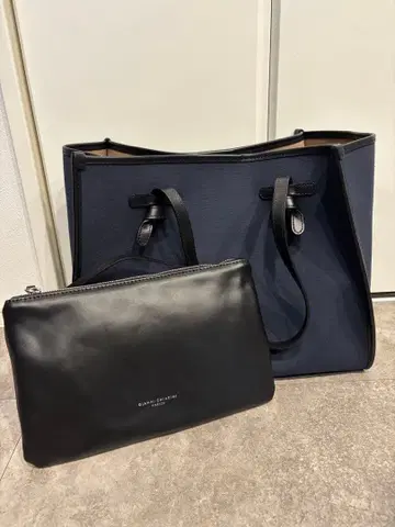 잔니 키아리 네이비 토트백 파우치 포함