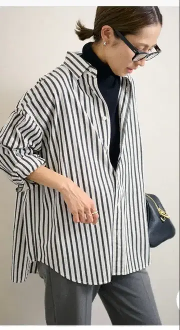 코튼 스트라이프 레귤러 카라 셔츠
