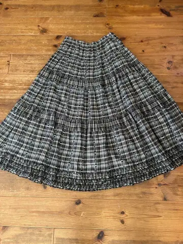 핑크하우스 밑단 피코 프릴 절개 플레어 스커트