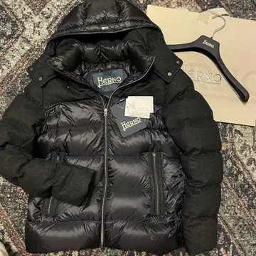 Herno 후드 부착 다운 자켓 블랙