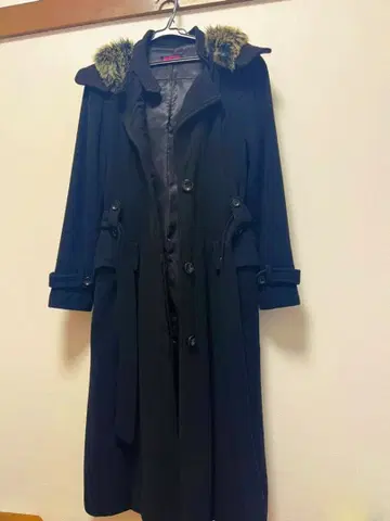 바네사 VANESSA 블랙 후드 퍼 부착 롱 코트