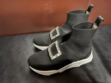 +diana 비쥬 장식 블랙 부츠