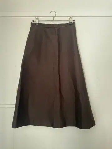 오라리 AURALEE 다크 브라운 플레어 스커트 뒷지퍼