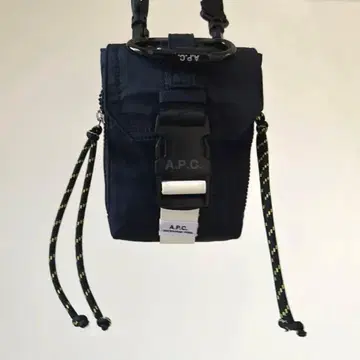 TRECK 크로스 바디 파우치 블랙