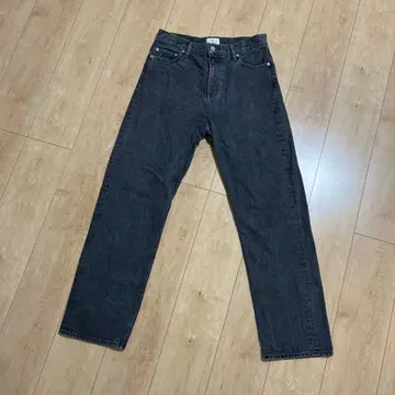 Ungrid 블랙 빈티지 스트레이트 데님