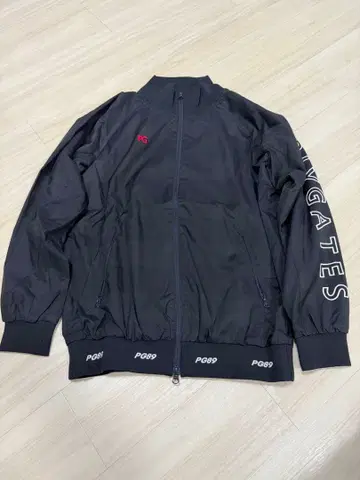 PG 블랙 집업 자켓