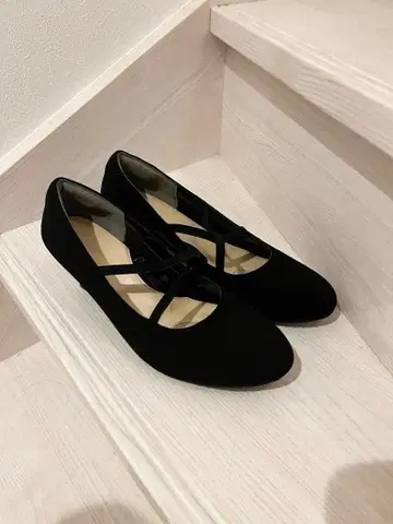 크로스 스트랩 블랙 펌프스 3cm 힐 LL 사이즈