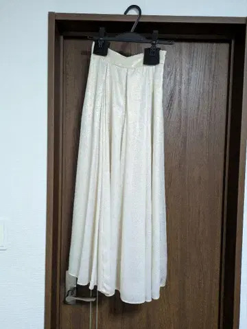 Apart by 하쿠 프린트 볼륨 스커트 S 사이즈