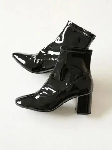 로리즈팜 에나멜 부츠 블랙 부츠