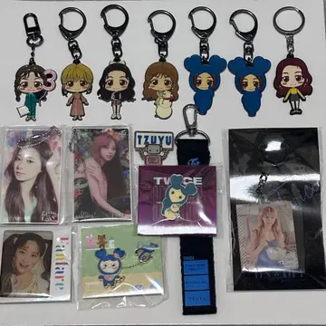 TWICE TZUYU 쯔위 키링 캔뱃지 묶음 판매