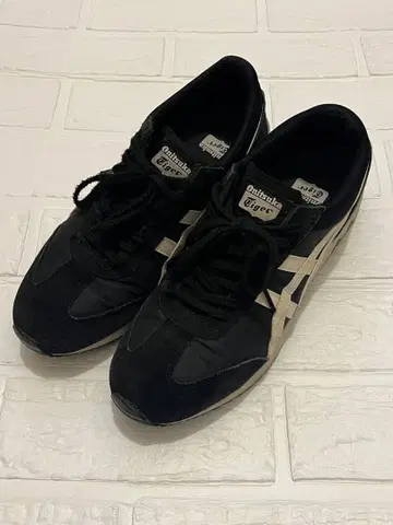 오니츠카타이거 블랙 스니커즈
