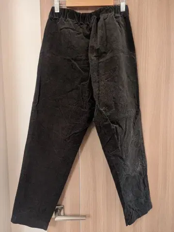 미즈이로 인드 코듀로이 블랙 캐주얼 팬츠