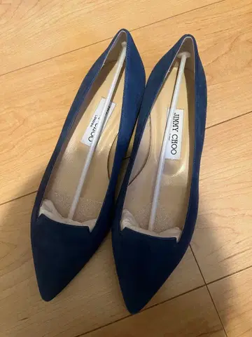 JIMMY CHOO 네이비 플랫슈즈 37