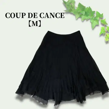 밑단 디자인이 귀여운 COUP DE CANCE 블랙 플리츠 스커트