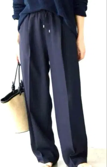 새상품급 슬로브 이에나 네이비 와이드 팬츠 허리밴딩 베이크루즈 38