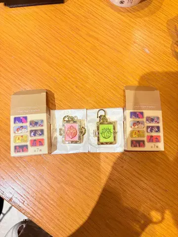 디즈니 로켓 키체인