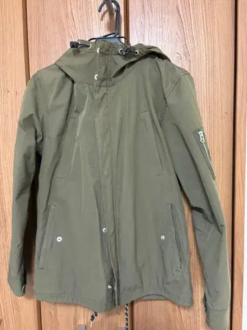 새상품급 nano&co 마운틴 파카 S 카키