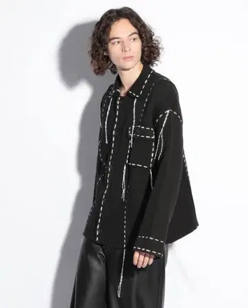 핸드스티치 라인 니트 셔츠 HARE