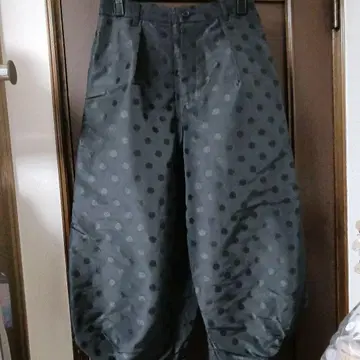 &엘르의 도트 무늬 와이드 팬츠