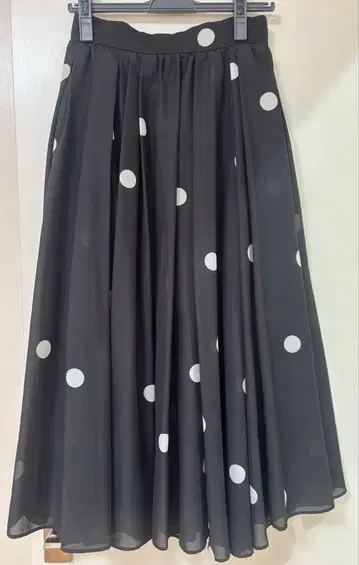 스나이델 snidel 도트 스커트