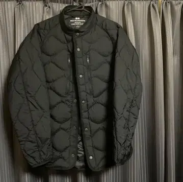 UNIQLO 화이트 마운티니어링 다운 자켓 S