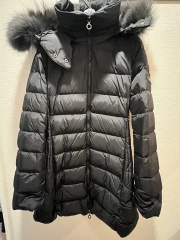 TATRAS 블랙 다운 자켓 후드 부착