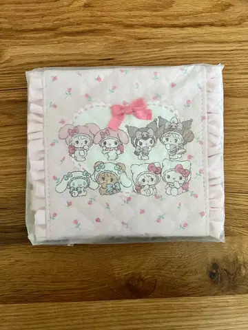 mikko illustrations x 산리오 캐릭터 거울