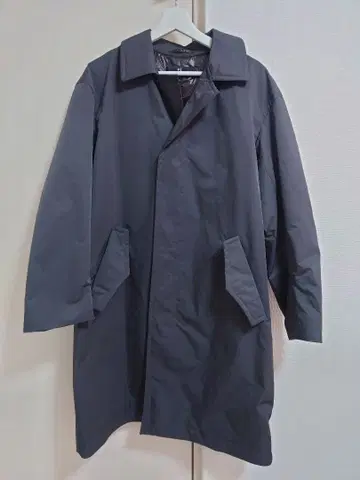 S UNIQLO +j 패디드 오버사이즈 스텐카라 코트 다크 그레이