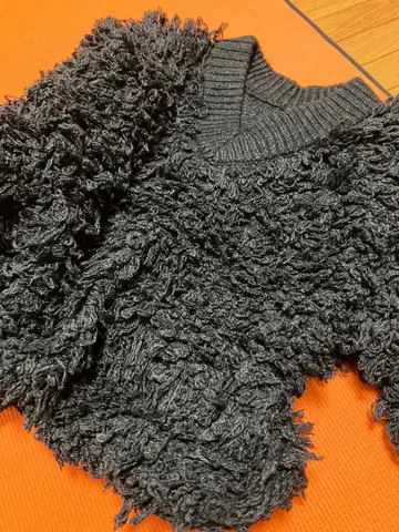 Laraaji 노리즈 루프 볼륨 V넥 스웨터 M 블랙 택 포함 새상품