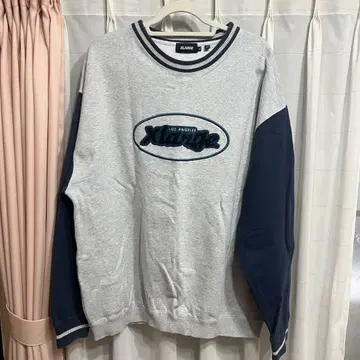 XLARGE 자수 로고 크루넥 트레이닝복