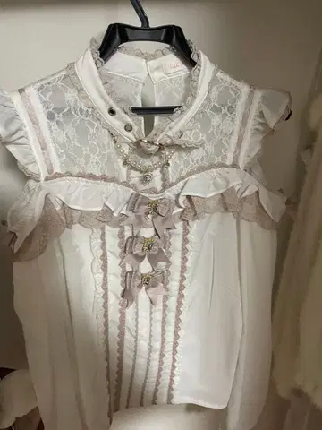 LIZLISA 3개 리본 프론트 초커 블라우스 - 핑크