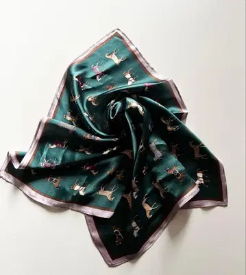 말 프린트 다크 그린 스카프