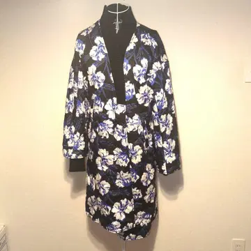 다이앤 폰 파스텐버그 리버서블 코트