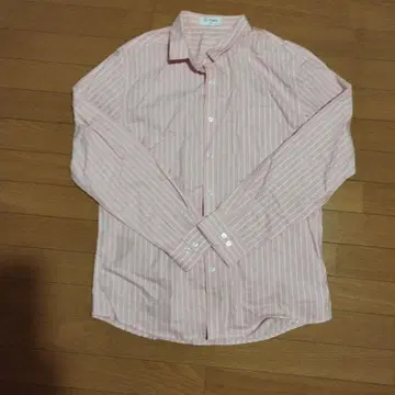 핑크와 화이트 스트라이프 긴팔 셔츠