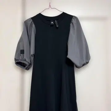 adidas 벌룬 슬리브 블랙 원피스