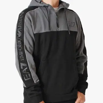 새상품 EMPORIO ARMANI EA7 하프 지퍼 후드티 완판 사이즈