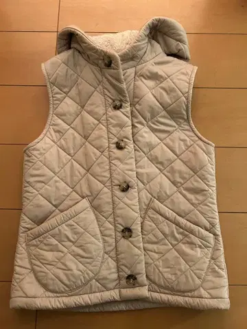 르그라직 베이지 퀼팅 베스트 후드 부착